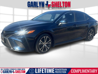 Used 2020 Toyota Camry SE image 1