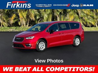 New 2025 Chrysler Pacifica Select image 1