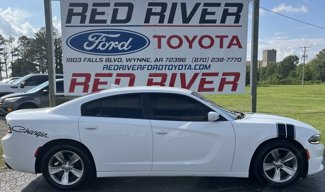 Used 2016 Dodge Charger SXT image 1