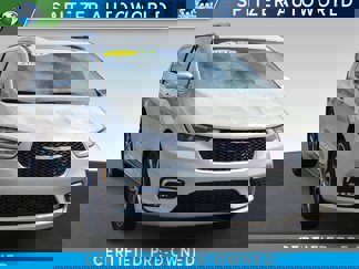 Certified 2021 Chrysler Pacifica Pinnacle image 1