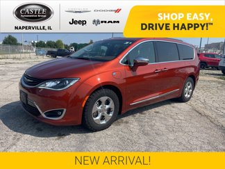 Used 2018 Chrysler Pacifica Limited w/ Advanced Safetytec Group image 1
