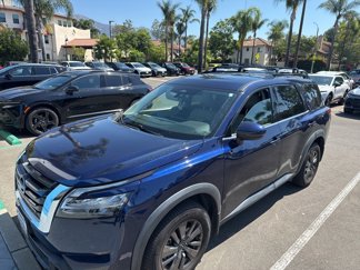 Used 2022 Nissan Pathfinder SV image 1
