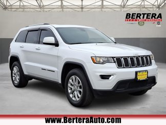 Certified 2021 Jeep Grand Cherokee Laredo image 1
