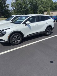 Used 2023 Kia Sportage LX image 1