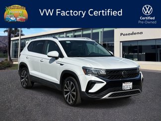 Certified 2022 Volkswagen Taos SE w/ Panoramic Sunroof Package image 1