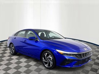 Certified 2025 Hyundai Elantra SEL w/ Cargo Package image 1