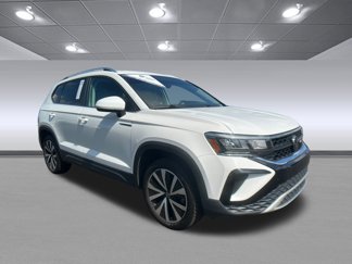 Used 2023 Volkswagen Taos SE image 1