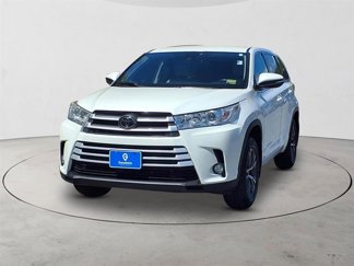 Used 2018 Toyota Highlander LE image 1