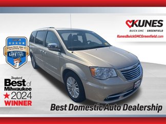Used 2014 Chrysler Town & Country Limited w/ Luxury Group image 1