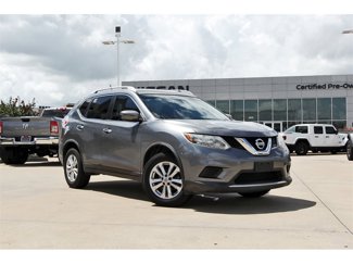 Used 2016 Nissan Rogue SV image 1
