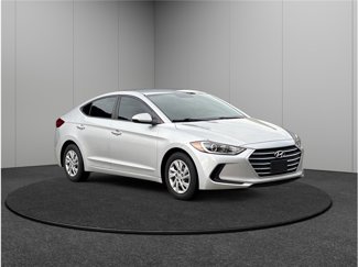 Used 2017 Hyundai Elantra SE image 1