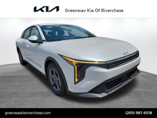 New 2025 Kia K4 LXS image 1