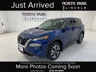 Used 2022 Nissan Rogue SV image 1