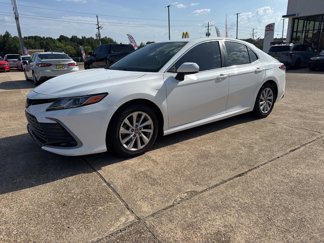 Used 2021 Toyota Camry LE w/ Carpet Mat Package (TMS) image 1