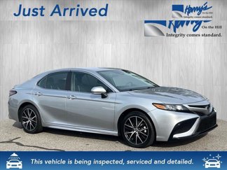 Used 2023 Toyota Camry SE image 1