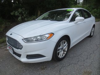 Used 2016 Ford Fusion SE image 1