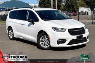 Used 2022 Chrysler Pacifica Touring-L image 1