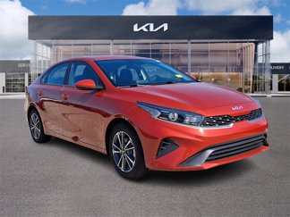 Certified 2022 Kia Forte LXS image 1
