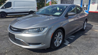 Used 2015 Chrysler 200 Limited image 1