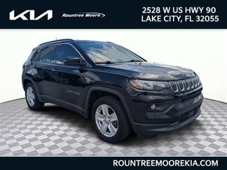 Used 2022 Jeep Compass Latitude image 1