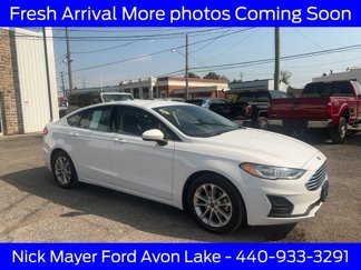 Used 2020 Ford Fusion SE image 1
