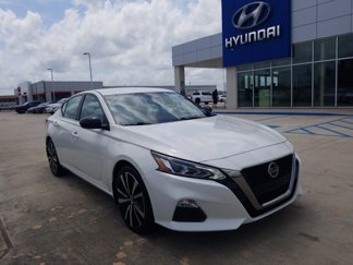 Used 2020 Nissan Altima 2.5 SR image 1