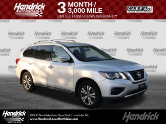 Used 2020 Nissan Pathfinder SV image 1