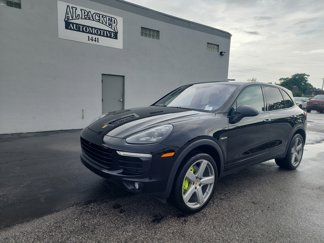 Used 2016 Porsche Cayenne S image 1