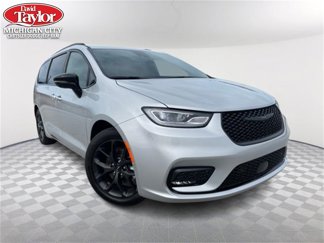 New 2024 Chrysler Pacifica Limited w/ S Appearance Package image 1