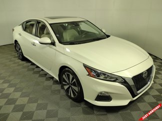 Used 2021 Nissan Altima 2.5 SV w/ SV Premium Package image 1
