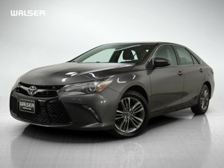 Used 2015 Toyota Camry SE image 1
