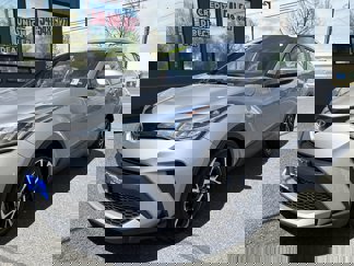 Used 2020 Toyota C-HR XLE image 1