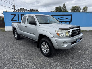 Used 2005 Toyota Tacoma PreRunner image 1