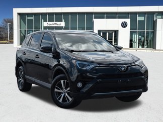 Used 2018 Toyota RAV4 XLE image 1