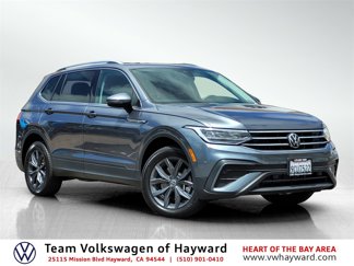 Used 2022 Volkswagen Tiguan SE image 1
