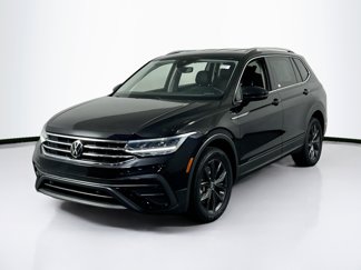 Used 2022 Volkswagen Tiguan SE image 1