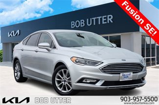 Used 2017 Ford Fusion SE w/ Fusion SE Technology Package image 1