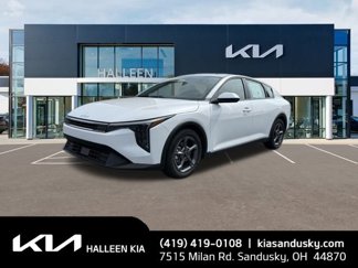 Certified 2025 Kia K4 LXS image 1