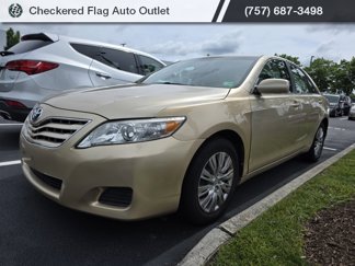Used 2011 Toyota Camry LE image 1