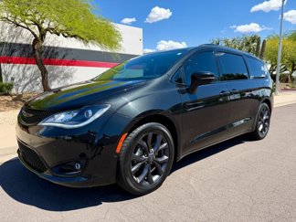 Used 2018 Chrysler Pacifica Limited w/ Advanced Safetytec Group image 1