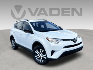 Used 2017 Toyota RAV4 LE image 1