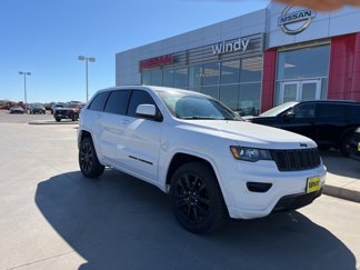 Used 2020 Jeep Grand Cherokee Altitude image 1