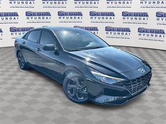 Certified 2022 Hyundai Elantra SEL image 1