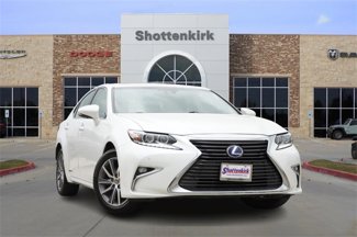 Used 2017 Lexus ES 300h image 1