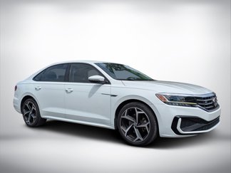 Used 2020 Volkswagen Passat 2.0T R-Line image 1