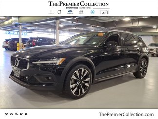 Certified 2022 Volvo V60 T5 Cross Country w/ Climate Package image 1