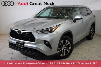 Used 2021 Toyota Highlander XLE image 1