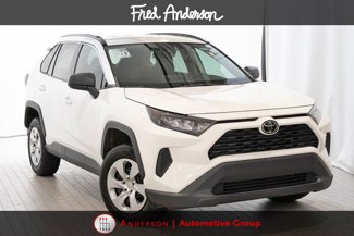 Used 2020 Toyota RAV4 LE image 1