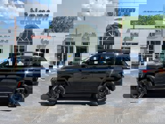 Certified 2024 Jeep Grand Cherokee Altitude image 1