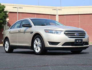 Used 2018 Ford Taurus SE image 1